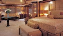 LINDA LOU - The Master Suite Bed